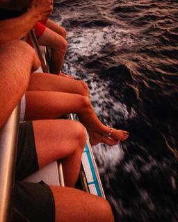 Chloe East feet photo thumbnail