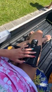 Chloe East feet photo thumbnail