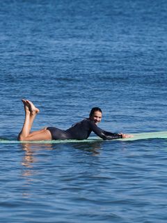 Chloe East feet photo thumbnail