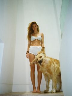 Chloe East feet photo 3