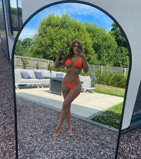 Chloe Ferry feet photo thumbnail