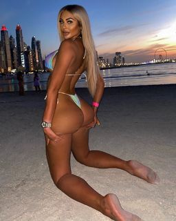 Chloe Ferry feet photo thumbnail