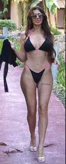 Chloe Ferry feet photo thumbnail