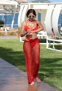 Chloe Ferry feet photo thumbnail