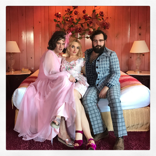 Chloe Fineman feet photo thumbnail