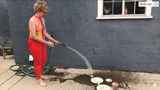 Chloe Fineman feet photo thumbnail