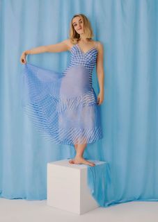 Chloe Fineman feet photo thumbnail