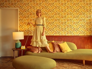 Chloe Fineman feet photo thumbnail