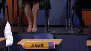 Chloe Fineman feet photo thumbnail