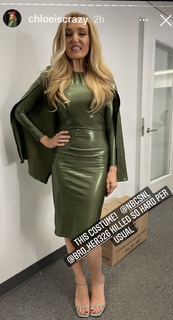 Chloe Fineman feet photo thumbnail