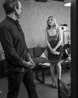 Chloe Fineman feet photo thumbnail