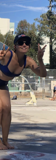 Chloe Fineman feet photo thumbnail