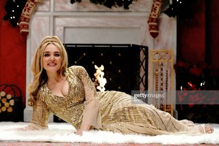 Chloe Fineman feet photo thumbnail