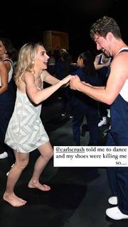 Chloe Fineman feet photo thumbnail