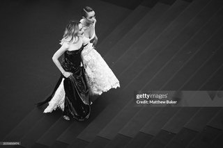 Chloe Fineman feet photo thumbnail