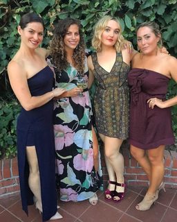 Chloe Fineman feet photo thumbnail