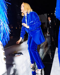 Chloe Fineman feet photo thumbnail