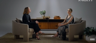 Chloe Fineman feet photo thumbnail