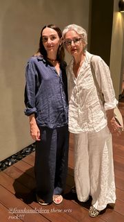 Chloe Fineman feet photo thumbnail