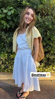 Chloe Fineman feet photo 4