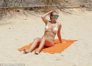 Chloe Goodman feet photo 13
