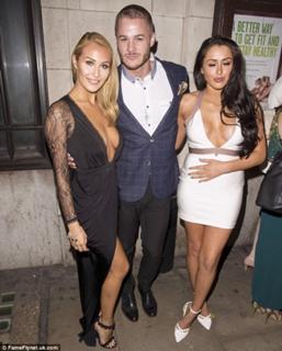 Chloe Goodman feet photo 9