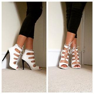 Chloe Goodman feet photo 20