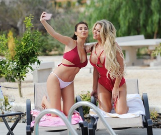 Chloe Goodman feet photo 4