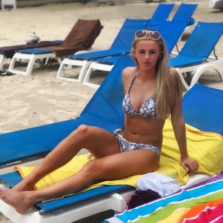 Chloe Kelly feet photo thumbnail