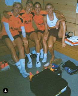 Chloe Kelly feet photo thumbnail