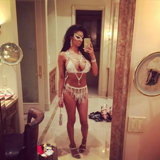 Chloe Khan feet photo 4