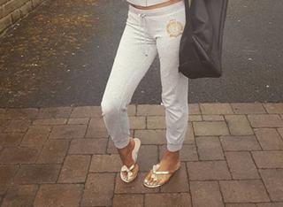 Chloe Khan feet photo 10