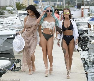 Chloe Khan feet photo 11