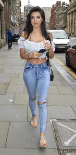 Chloe Khan feet photo 5