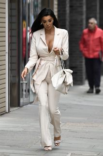 Chloe Khan feet photo 9