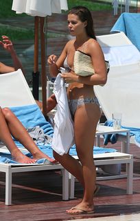 Chloe Lewis feet photo 16