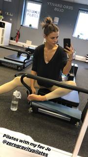 Chloe Lewis feet photo 7