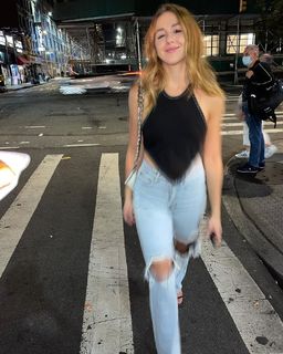 Chloe Lukasiak feet photo 4