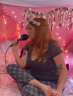 Chloe Maddren feet photo thumbnail