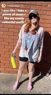 Chloe Maddren feet photo thumbnail