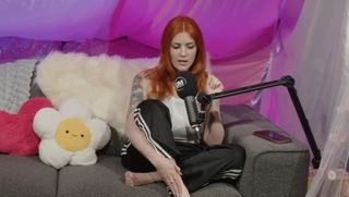 Chloe Maddren feet photo thumbnail