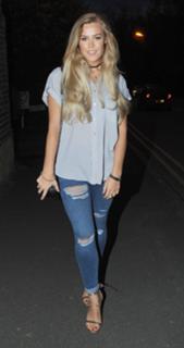 Chloe Meadows feet photo thumbnail
