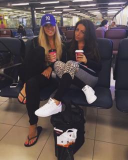 Chloe Meadows feet photo thumbnail