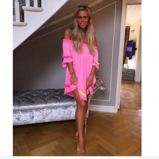 Chloe Meadows feet photo thumbnail