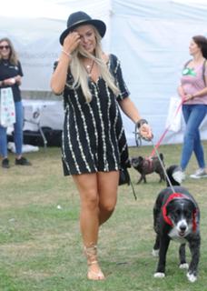 Chloe Meadows feet photo thumbnail
