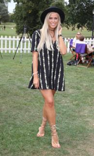 Chloe Meadows feet photo thumbnail