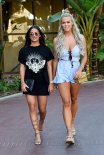 Chloe Meadows feet photo thumbnail