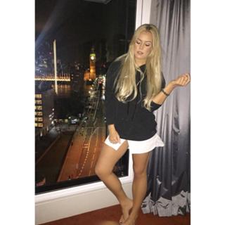 Chloe Meadows feet photo thumbnail