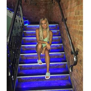 Chloe Meadows feet photo thumbnail