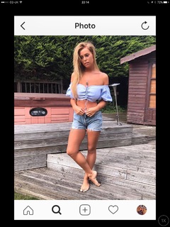 Chloe Meadows feet photo thumbnail